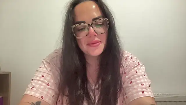 Snapshot of clara_lu chatting on June 4, 4:51 am clara lu online show from June 4, 4:51 am