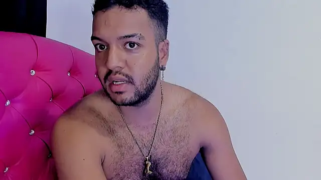 Snapshot of katia__dann chatting on December 14, 11:56 pm katia  dann online show from December 14, 11:56 pm