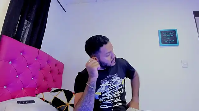 Snapshot of katia__dann chatting on December 16, 5:11 pm katia  dann online show from December 16, 5:11 pm