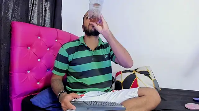 Snapshot of katia__dann chatting on February 3, 7:00 pm katia  dann online show from February 3, 7:00 pm