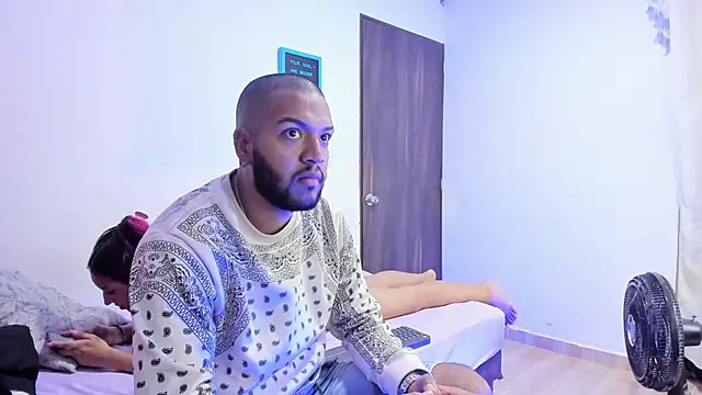 Snapshot of katia__dann chatting on February 8, 11:34 pm katia  dann online show from February 8, 11:34 pm