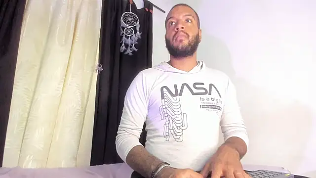 Snapshot of katia__dann chatting on September 14, 9:47 pm katia  dann online show from September 14, 9:47 pm