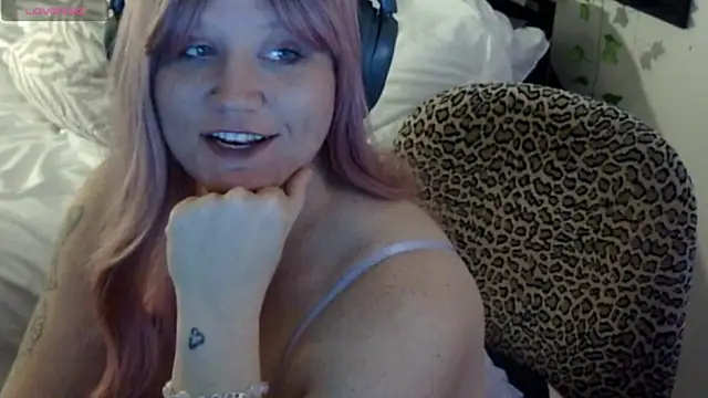 Snapshot of ziggyspice chatting on March 27, 1:55 am ziggyspice online show from March 27, 1:55 am