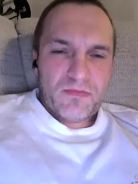 Snapshot of AttractiveSilk5 chatting on December 21, 10:50 pm AttractiveSilk5 online show from December 21, 10:50 pm