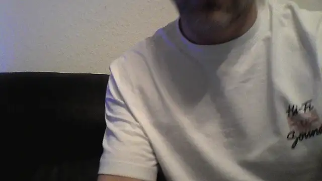 Snapshot of AttractiveSilk5 chatting on February 8, 9:29 pm AttractiveSilk5 online show from February 8, 9:29 pm