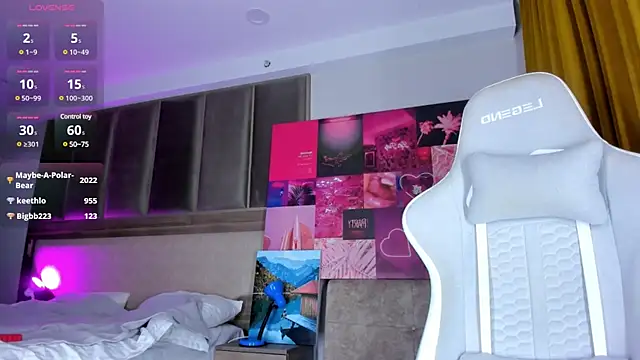 Snapshot of Kate_Burleskk chatting on December 24, 5:16 am Kate Burleskk online show from December 24, 5:16 am