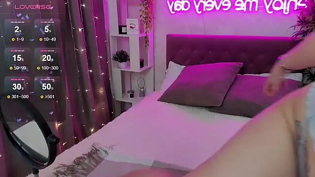 FeralPeach online show from November 13, 4:33 am