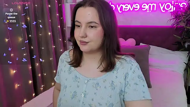 FeralPeach online show from March 13, 9:05 am