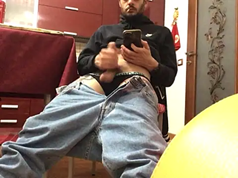 Snapshot of DragonPink chatting on December 15, 3:24 am DragonPink online show from December 15, 3:24 am