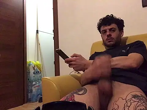 Snapshot of DragonPink chatting on January 26, 3:38 am DragonPink online show from January 26, 3:38 am