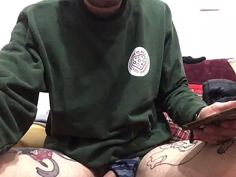 Snapshot of DragonPink chatting on February 22, 1:55 am DragonPink online show from February 22, 1:55 am