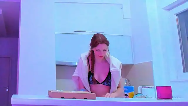 Alyssa Smitt online show from October 4, 12:08 am