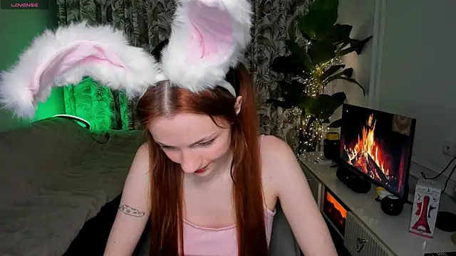 Alyssa Smitt online show from June 9, 8:53 pm