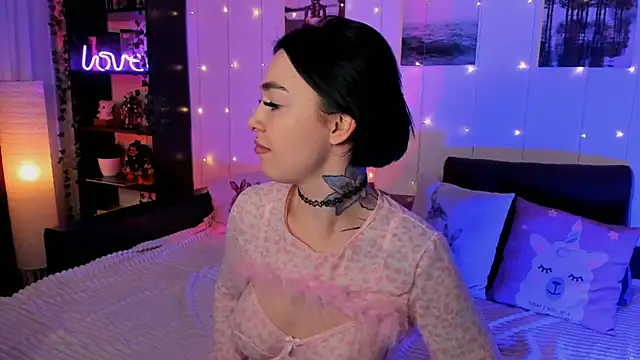 Snapshot of Magic_Allie chatting on September 24, 6:22 pm Magic Allie online show from September 24, 6:22 pm