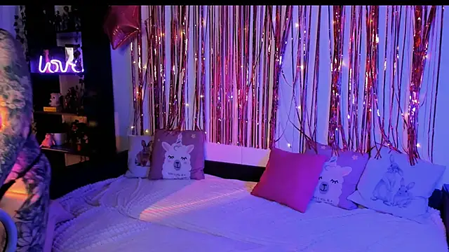 Snapshot of Magic_Allie chatting on October 15, 7:47 pm Magic Allie online show from October 15, 7:47 pm