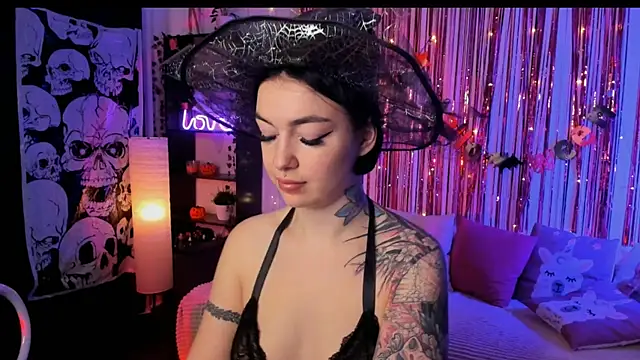 Snapshot of Magic_Allie chatting on October 25, 7:52 pm Magic Allie online show from October 25, 7:52 pm