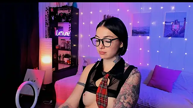 Snapshot of Magic_Allie chatting on November 22, 4:33 am Magic Allie online show from November 22, 4:33 am