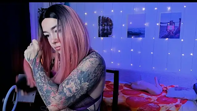 Snapshot of Magic_Allie chatting on November 25, 6:35 am Magic Allie online show from November 25, 6:35 am