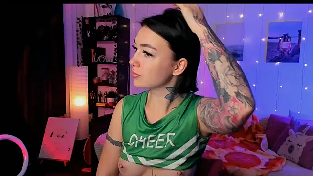 Snapshot of Magic_Allie chatting on December 2, 6:41 am Magic Allie online show from December 2, 6:41 am