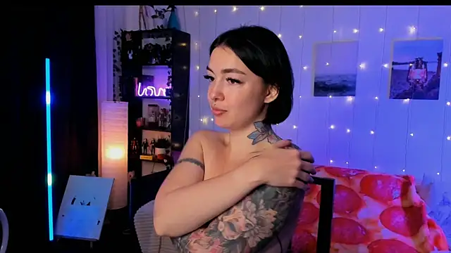 Snapshot of Magic_Allie chatting on December 3, 7:34 pm Magic Allie online show from December 3, 7:34 pm