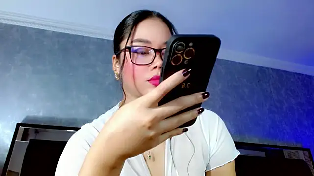 Snapshot of JasmineMoore chatting on April 15, 9:48 pm JasmineMoore online show from April 15, 9:48 pm