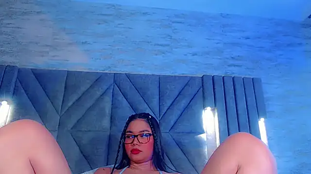 Snapshot of JasmineMoore chatting on June 19, 9:29 pm JasmineMoore online show from June 19, 9:29 pm
