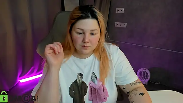 Ruth Oliver online show from November 29, 1:08 am