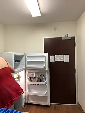 Snapshot of SafeinouterSpace chatting on September 25, 9:13 am SafeinouterSpace online show from September 25, 9:13 am