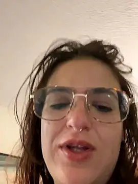 Snapshot of SafeinouterSpace chatting on October 13, 8:14 am SafeinouterSpace online show from October 13, 8:14 am