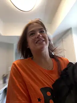 Snapshot of SafeinouterSpace chatting on October 31, 5:58 pm SafeinouterSpace online show from October 31, 5:58 pm