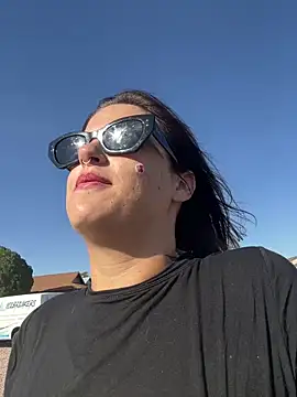 Snapshot of SafeinouterSpace chatting on November 2, 4:42 pm SafeinouterSpace online show from November 2, 4:42 pm