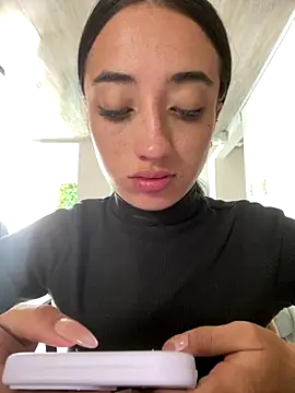 Ady 18 online show from October 15, 5:35 pm