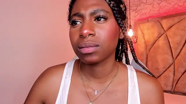 Queen perla  online show from February 7, 10:30 pm