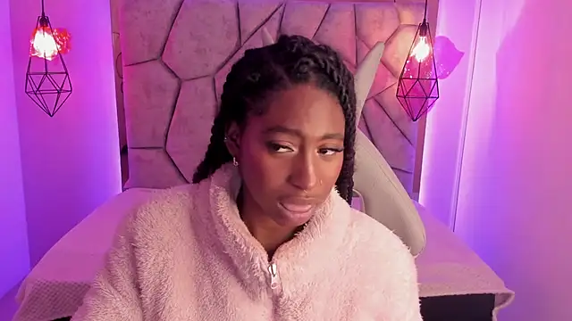 Queen perla  online show from March 19, 3:29 pm