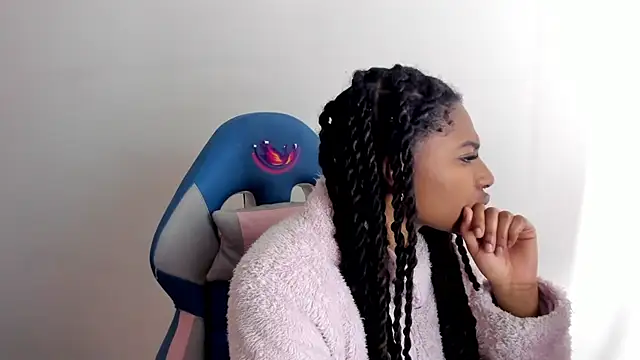 Queen perla  online show from November 1, 12:07 pm