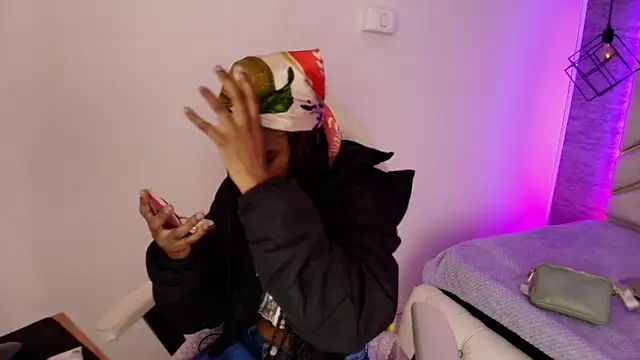 Queen perla  online show from November 17, 11:38 am