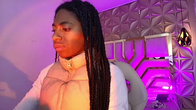 Queen perla  online show from February 19, 11:50 am