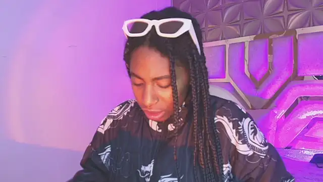 Queen perla  online show from March 21, 12:10 pm