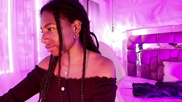 Queen perla  online show from July 23, 8:07 pm