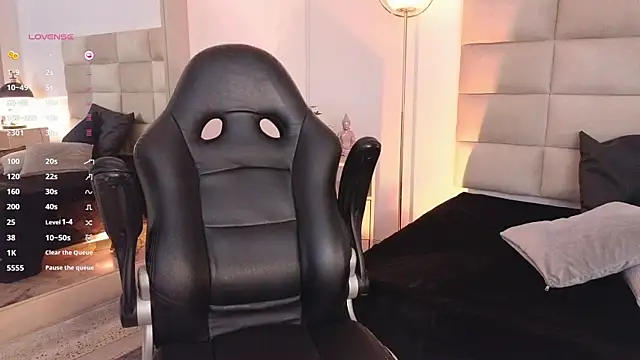 mssjulia online show from December 31, 10:12 pm