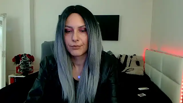 EvelynQueenn online show from January 6, 6:03 am