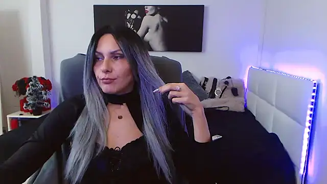 EvelynQueenn online show from January 7, 5:54 am