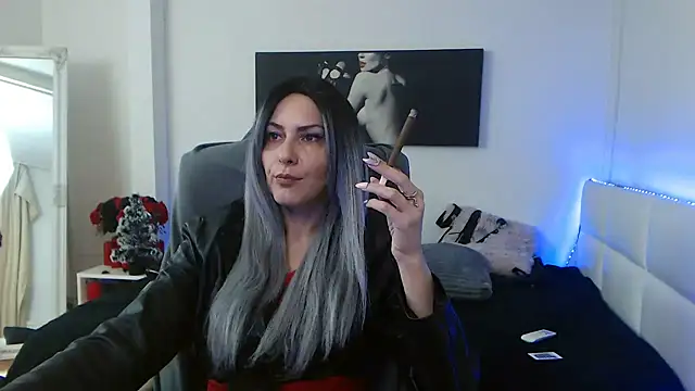 EvelynQueenn online show from January 9, 5:44 am