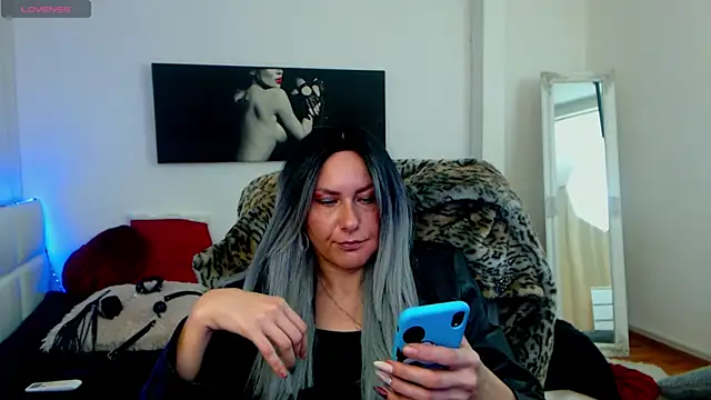EvelynQueenn online show from January 11, 10:40 am