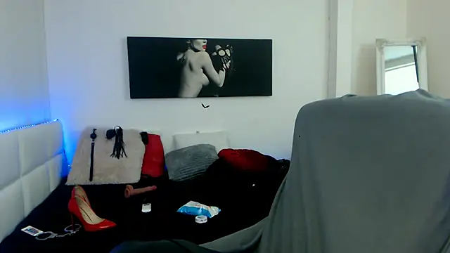 EvelynQueenn online show from January 12, 9:19 am
