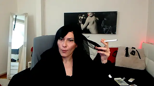 EvelynQueenn online show from January 16, 7:07 am