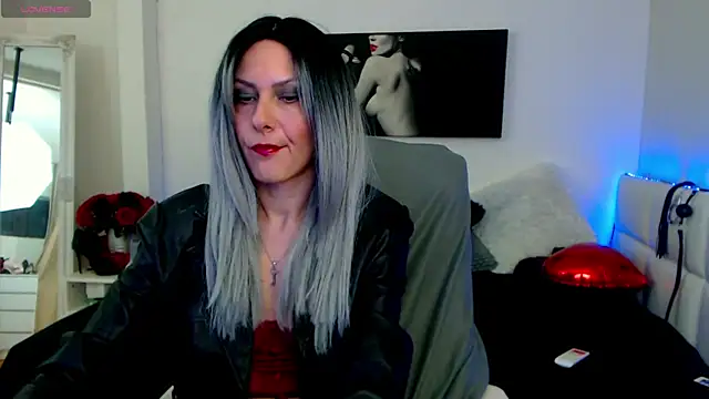 EvelynQueenn online show from February 24, 4:49 am