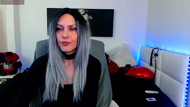 EvelynQueenn online show from February 28, 6:32 am