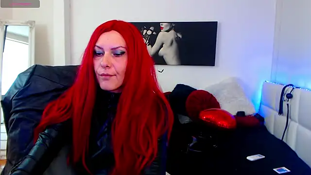 EvelynQueenn online show from March 3, 6:15 am
