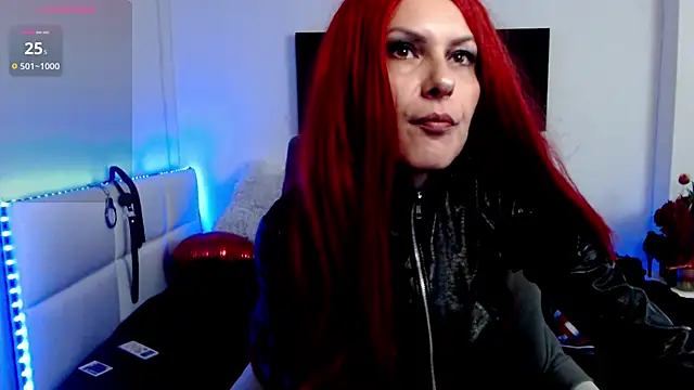 EvelynQueenn online show from March 12, 5:24 am